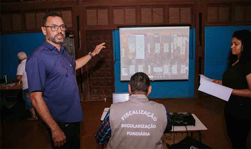 Prefeito anuncia ônibus e a atualização de repasses para a Apae