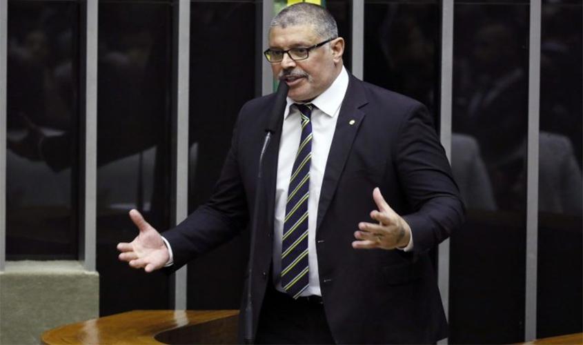 Proposta aumenta Bolsa Família em 50% durante pandemia