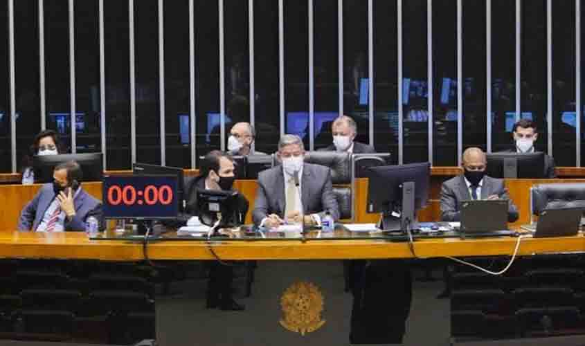 Aprovado texto-base de projeto que prevê abertura de escolas e faculdades na pandemia