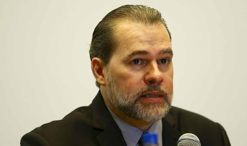 Reformas devem enxugar Constituição, defende Toffoli