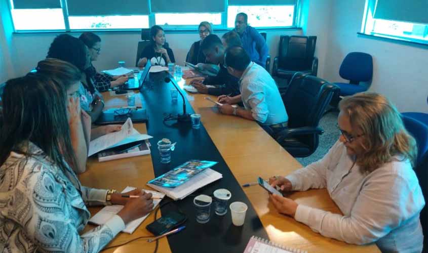 Comissão de Gestão e Acompanhamento do Plano analisa pedidos de licença para estudos de Mestrado