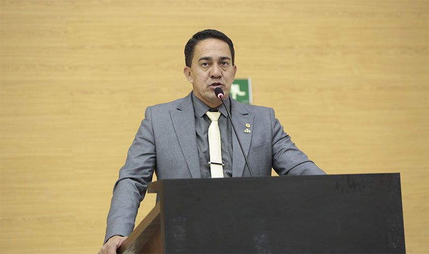 COVID-19: Líder do governo quer vagas em hotéis pra servidores da saúde