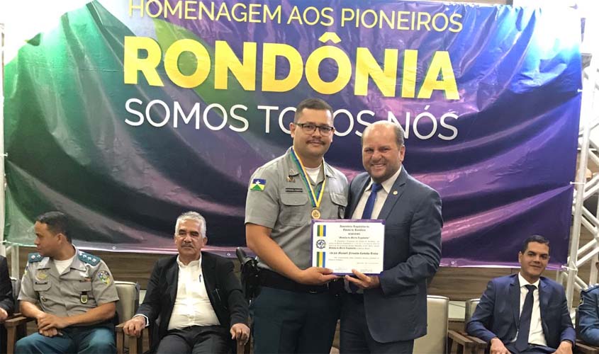 PMs do 10º BPM recebem Medalha Mérito Legislativo por ações reconhecidas como Ato de Bravura pela ALE