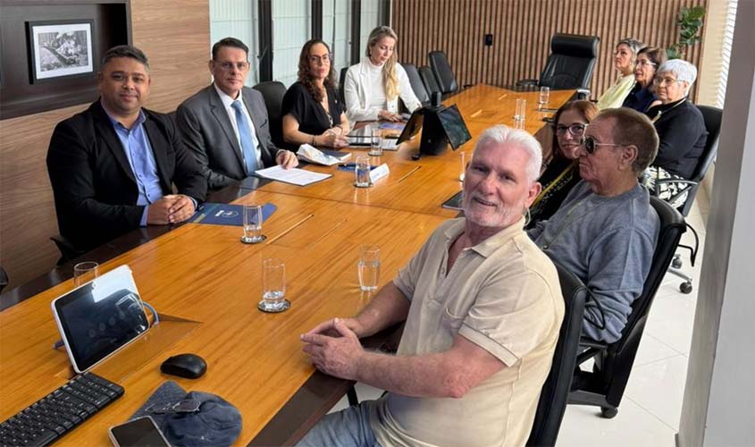 Presidente do TJRO recebe SINJUR para tratar dos 89