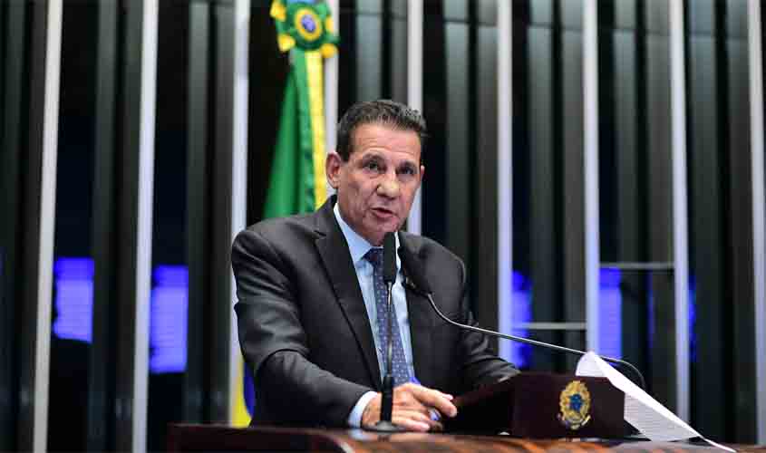 Vanderlan critica 'erros e exageros' em processos do 8 de Janeiro 