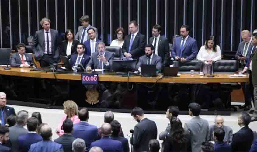 Derrota da extrema direita confirma importância do voto das mulheres