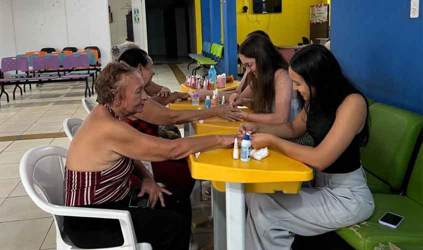 Subcomissão Universitária da OAB Rondônia promove ação social com idosos em Porto Velho