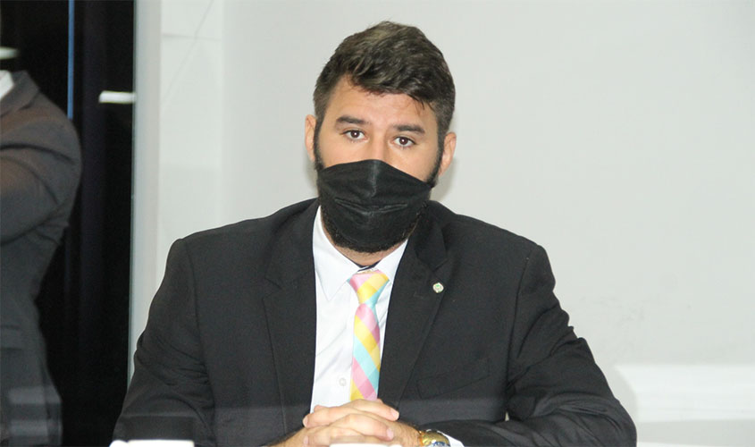 Nim Barroso cobra recuperação de ruas em bairros