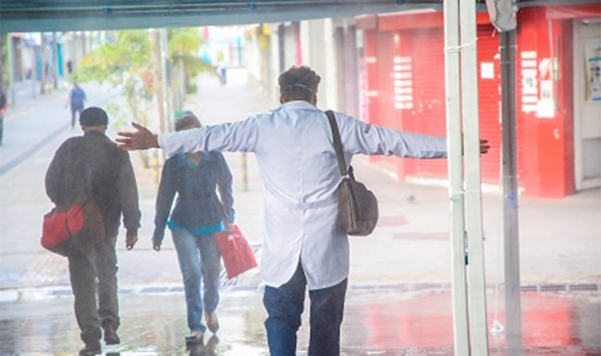 Estações de higienização não são recomendadas por Conselhos de Medicina