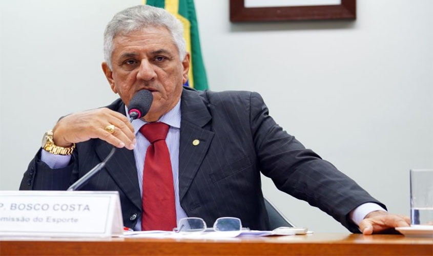 Projeto obriga planos de saúde a cobrirem todos os testes para Covid-19  