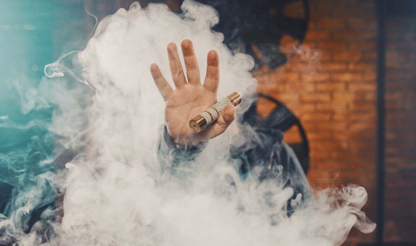 O perigo dos cigarros eletrônicos para os adolescentes e jovens