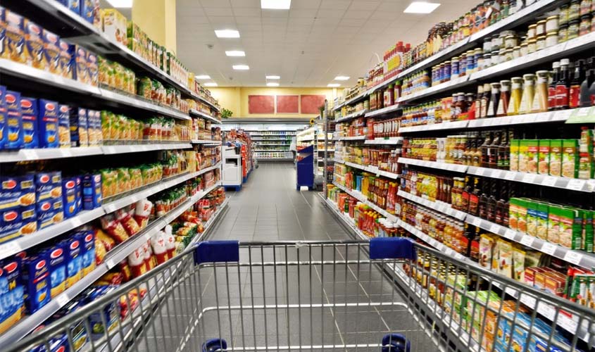 Exigência genérica de certidão de antecedentes criminais por supermercado é ilícita