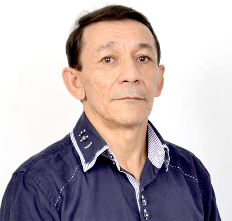 Trocando cargos por votos