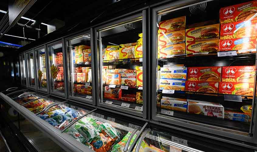 Projeto exige alerta sobre risco de câncer em alimentos ultraprocessados