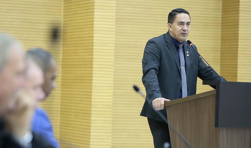 Projeto de Lei do deputado Eyder Brasil que impede a ação de