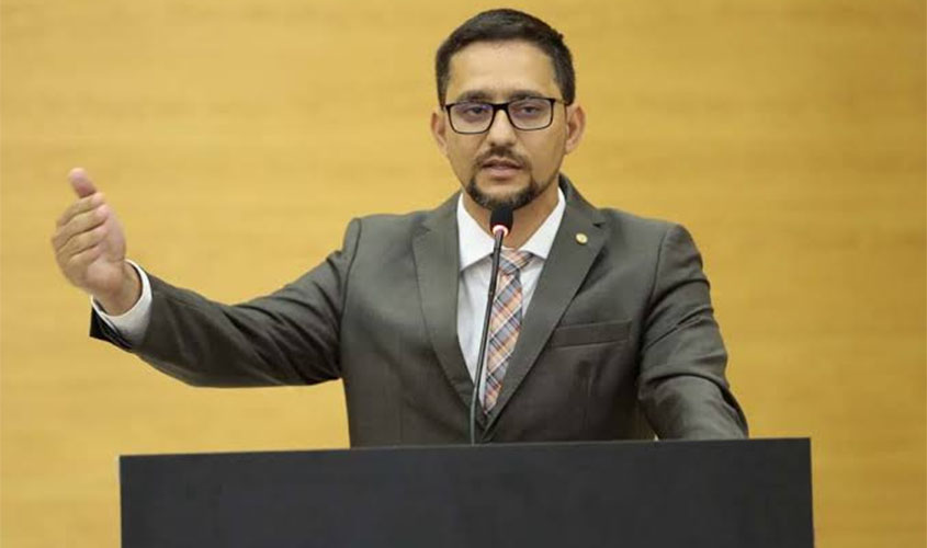 Deputado Anderson Pereira comemora retorno do Exame Revalida para médicos brasileiros formados no exterior