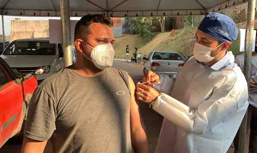 Governo realiza “SOS Vacinação” e mais de 2 mil pessoas são vacinadas contra covid-19