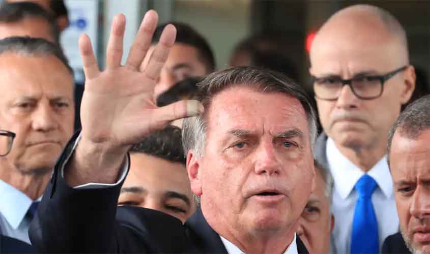 Bolsonaro pediu ajuda a advogado de Trump para postar sobre tarifaço