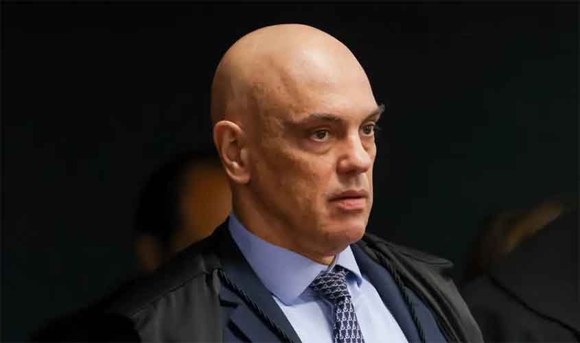 Moraes dá 48h para Bolsonaro explicar documento com pedido de asilo