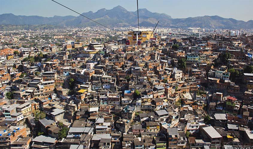 Menina de 8 anos morre vítima de bala perdida no Complexo do Alemão