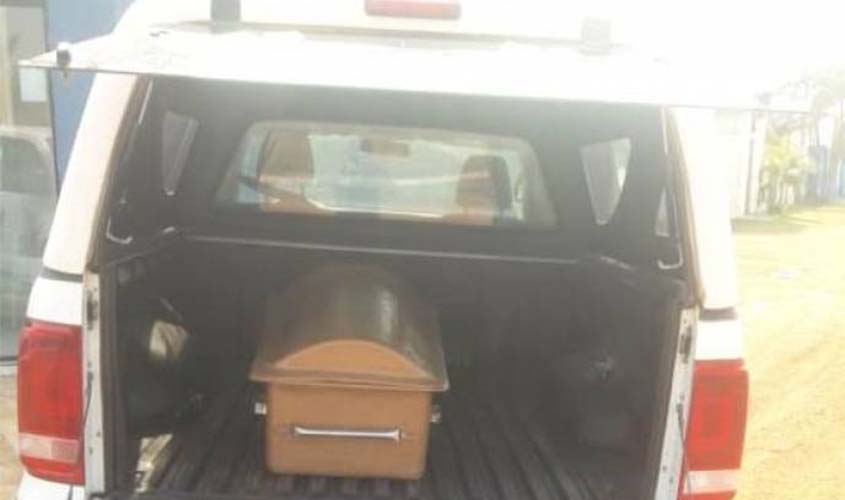 Homem com traços indígenas morre na BR 364, após ter motocicleta atingida por viatura da Polícia Militar