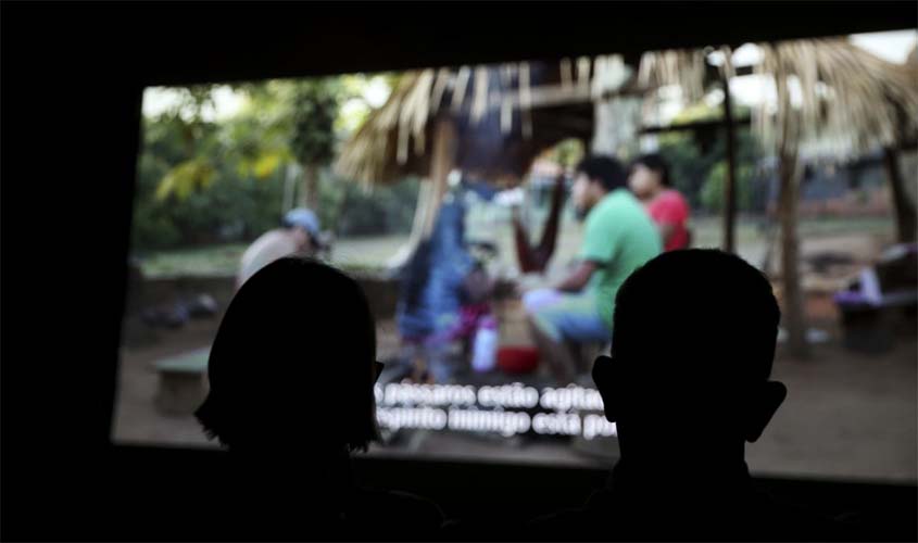 Audiodescrição gera inclusão nas salas de cinema