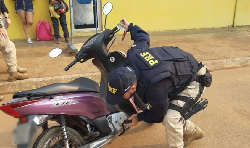 PRF recupera motocicleta roubada e identifica adulteração em outra