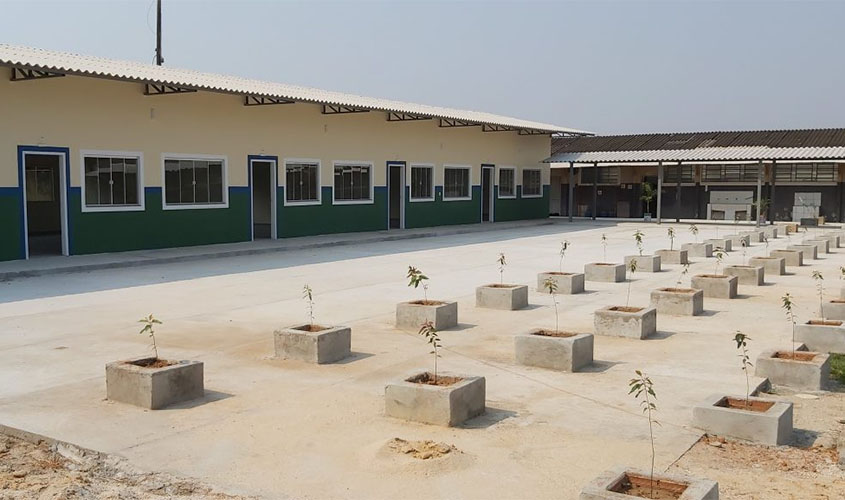 Governo entrega novas salas de aula na Escola Estadual Deonildo Caragnatto