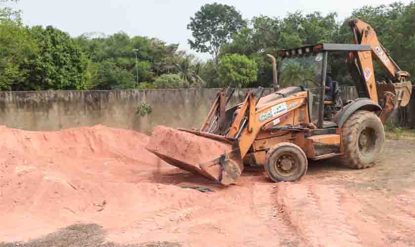 Prefeitura entrega mais de 30 toneladas de calcário