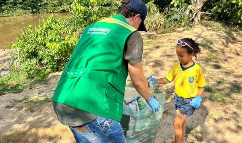 Prefeitura promove limpeza e plantio de árvores no Rio Jaru