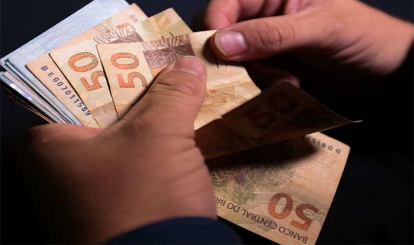 Projeto interrompe cobrança de consignado durante calamidade  