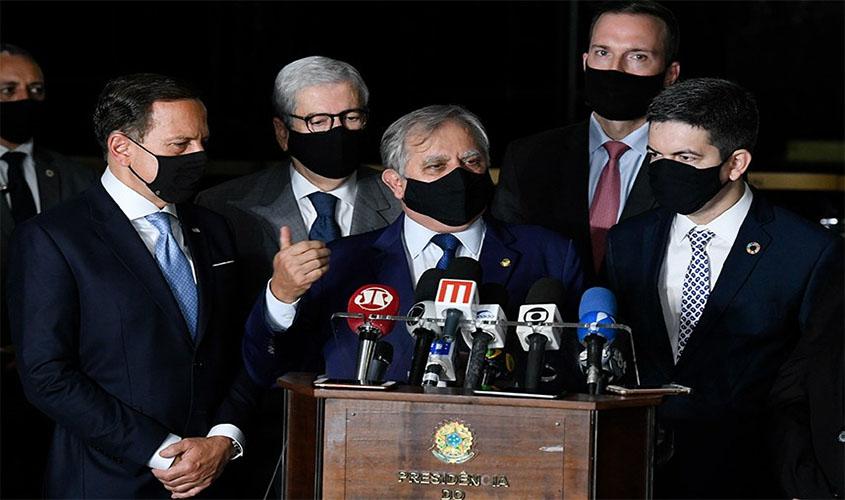 Senadores criticam recuo do governo na compra de vacina contra coronavírus  