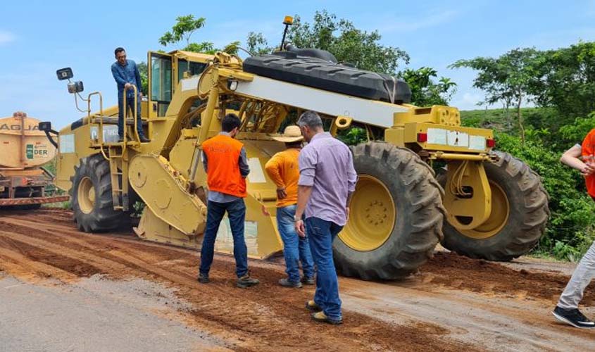 Rodovia 383 é recuperada entre o trevo da RO-490 e o município de Alta Floresta d’Oeste