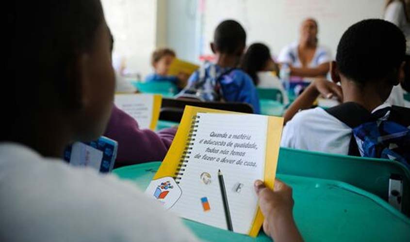 Programa Dinheiro Direto na Escola libera R$ 525 milhões para educação