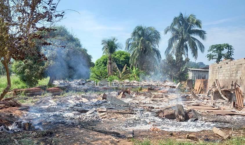 Colina Verde – Incêndio consome marcenaria durante a noite de terça