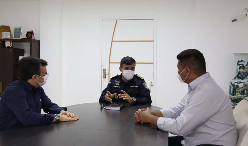 PMRO fecha parceria para facilitar o financiamento de armas particulares aos militares