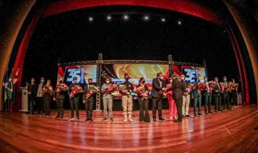 Servidores e autoridades são homenageados durante cerimônia alusiva aos 35 anos do Detran Rondônia