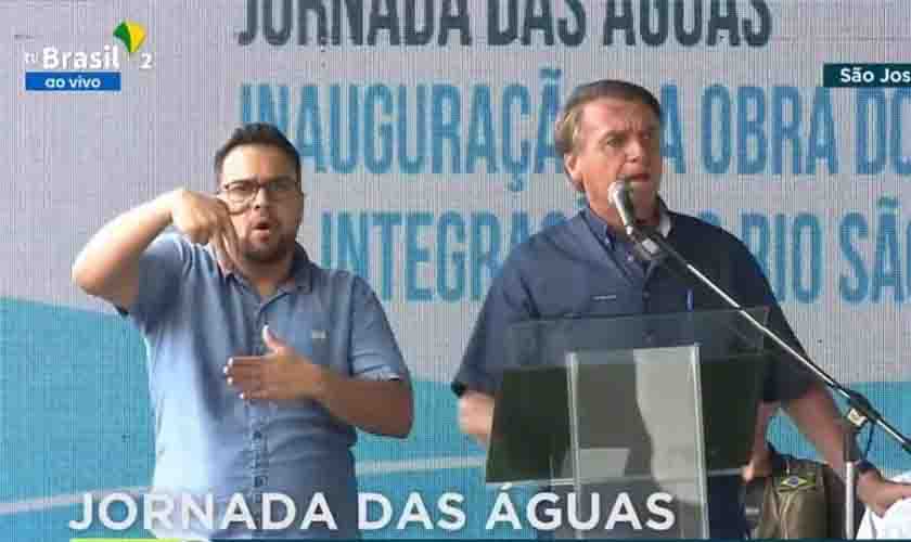 Bolsonaro volta a jogar a favor da Covid:
