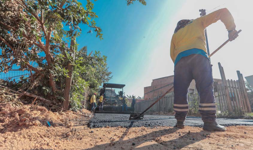 Serviços de pavimentação e drenagem acontecem em diversos pontos de Porto Velho