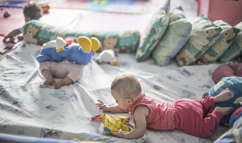 Mais de 330 mil crianças foram internadas por quedas em 10 anos