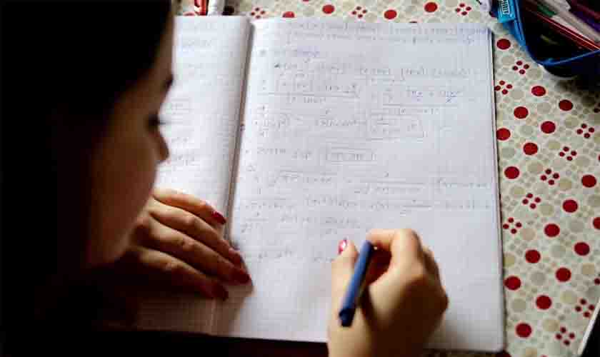 TV Brasil faz correção de questões do primeiro dia de provas do Enem