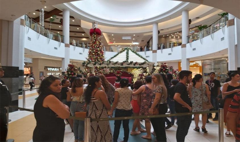 Dia especial no shopping para crianças e adolescentes de Unidades de Acolhimento