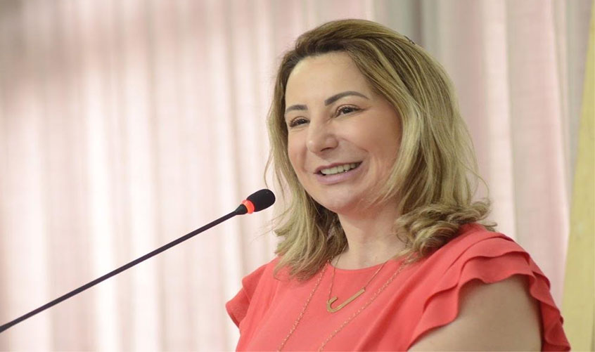 Jaqueline Cassol lança projeto de cirurgias de catarata em Vilhena: Eduardo Japonês agradece em evento com auditório lotado