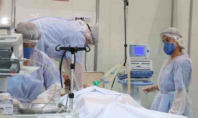 Governo define plano de cargos e salários do Médicos pelo Brasil