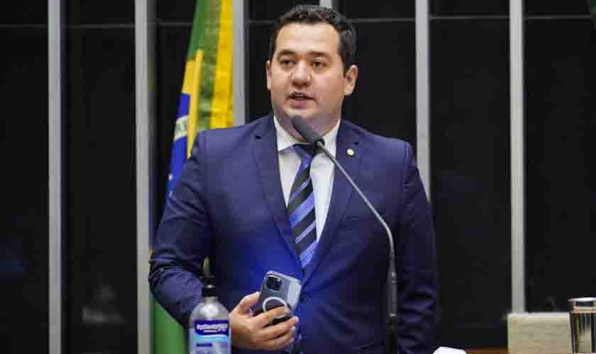 Projeto proíbe que planos de saúde exijam consentimento de companheiro para inserção de DIU