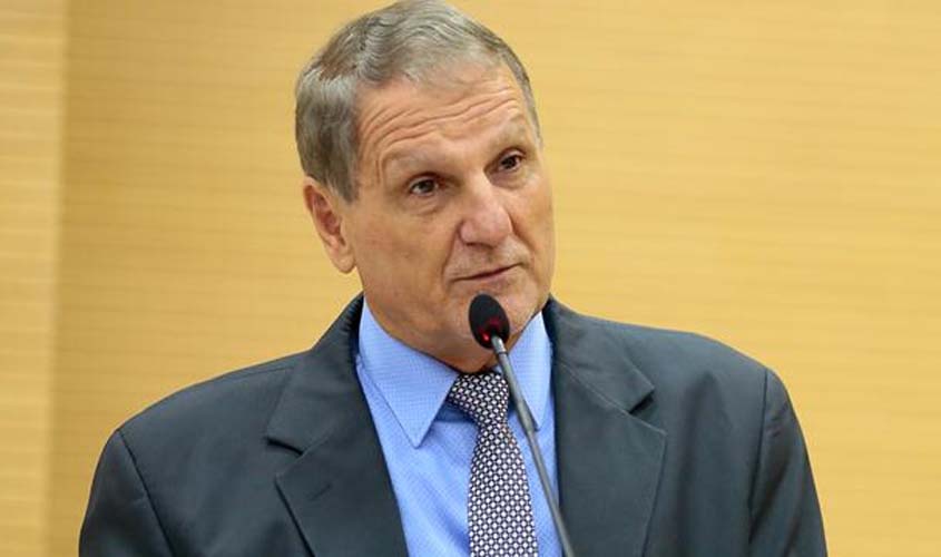 Follador pede explicação à Sesau sobre a greve no João Paulo II