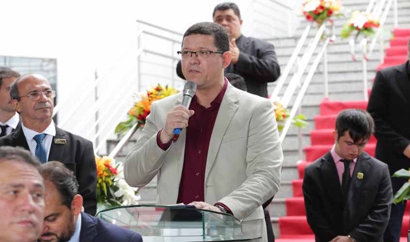 Governador Marcos Rocha pede trabalho conjunto para aumentar capacidade de investimento do Estado durante inauguração da sede da ALE