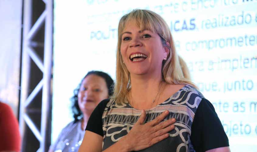 Ivonete Gomes retorna ao cargo de secretária da Semes