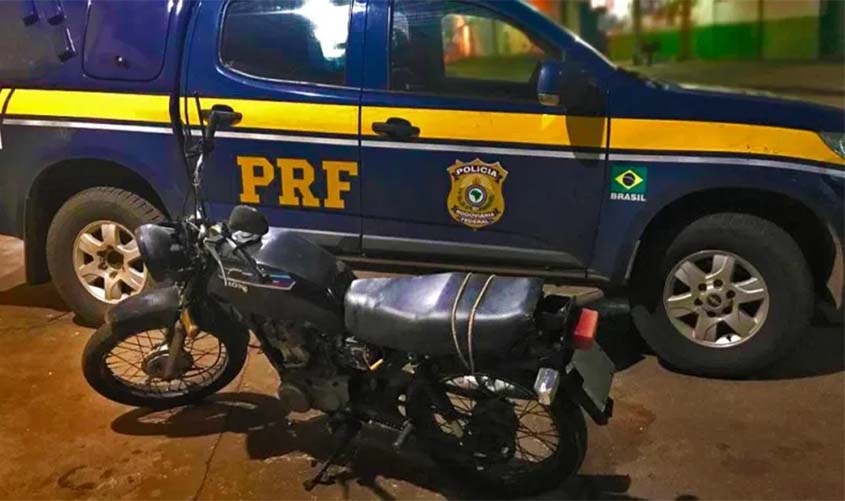 PRF apreende duas motos adulteradas e recaptura dois foragidos