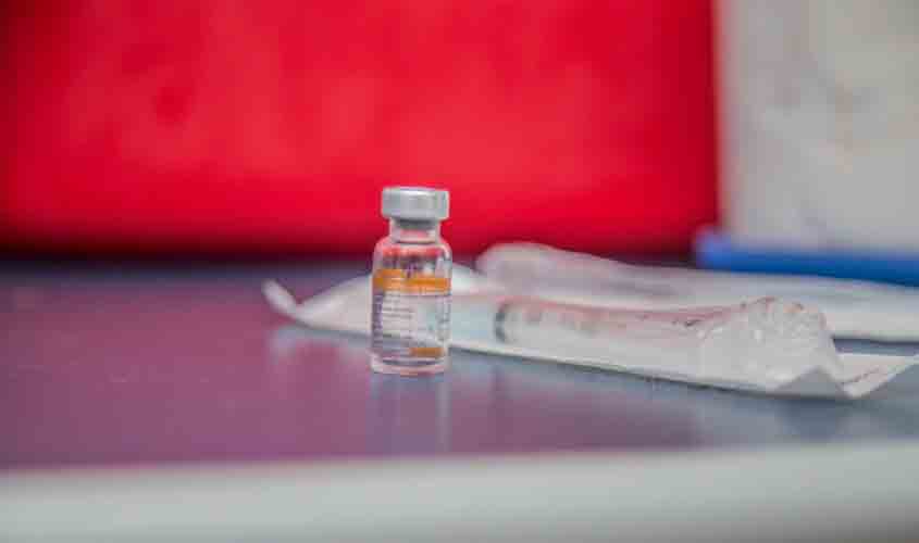 Segunda dose da vacina contra a Covid-19 permanece armazenada nas Regionais de Saúde